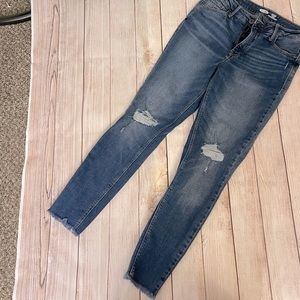 Old Navy Rockstar Super Skinny High Rise. Size 8